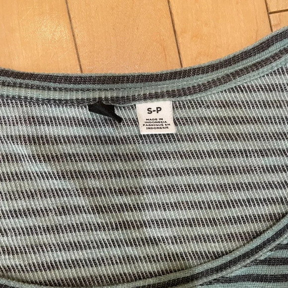 BDG / URBAN OUTFITTERS Striped Round Neck Long Sleeve Top - size Small - Picture 3 of 4